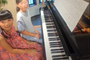 【ピアノ教室】仲良しのお友達同士でピアノ連弾！！！